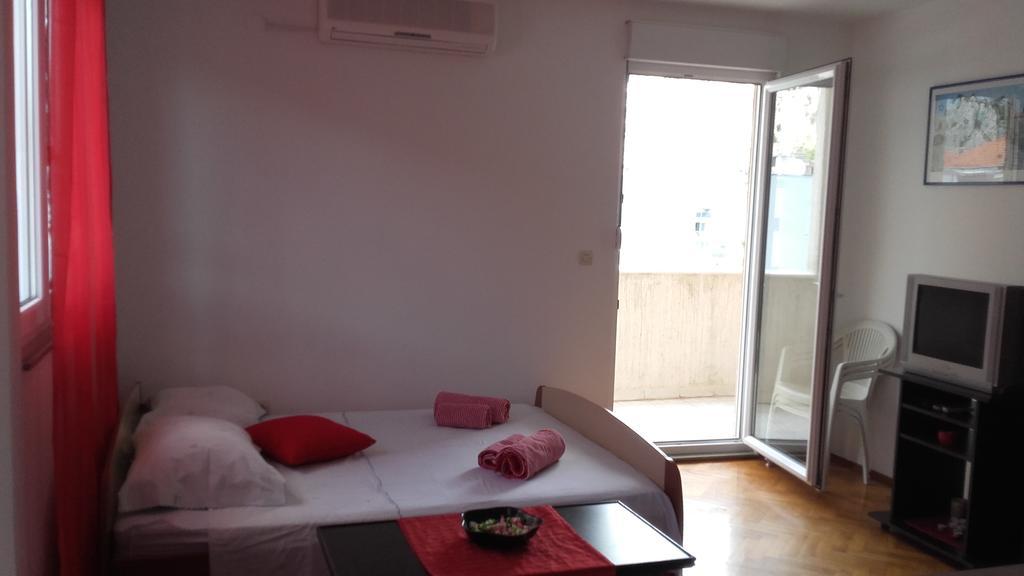 אומיס Apartment Max מראה חיצוני תמונה