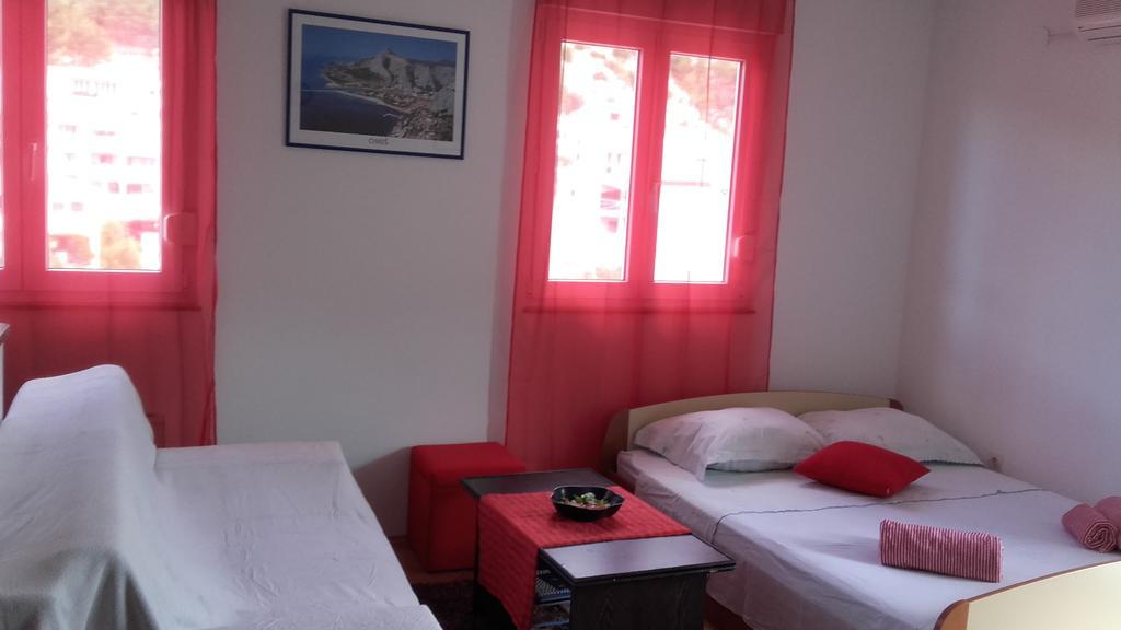 אומיס Apartment Max מראה חיצוני תמונה