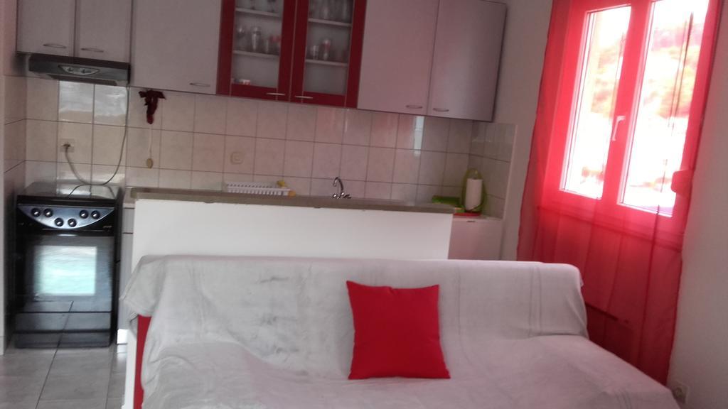 אומיס Apartment Max מראה חיצוני תמונה
