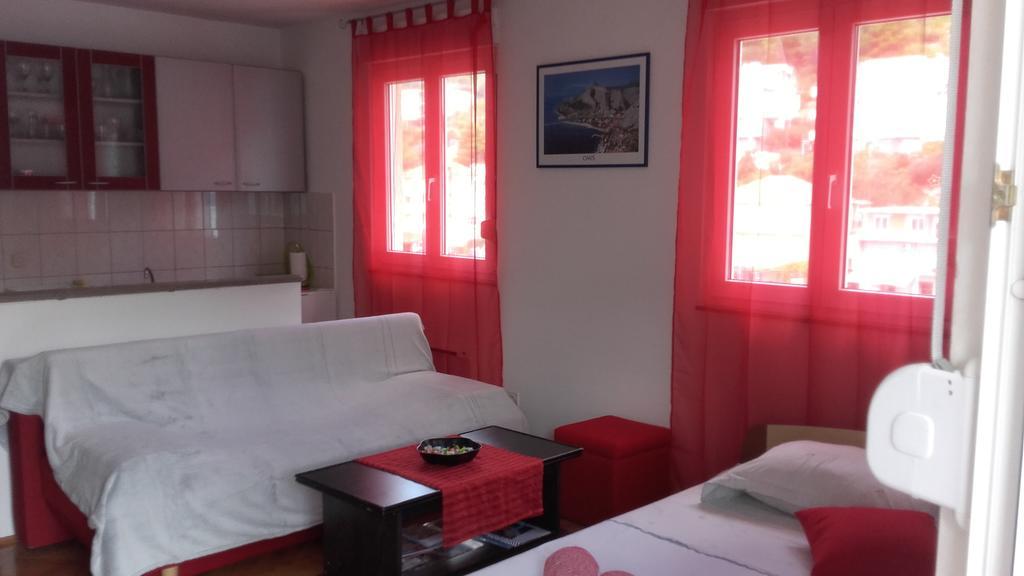 אומיס Apartment Max מראה חיצוני תמונה