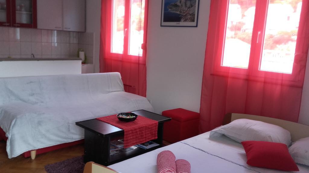 אומיס Apartment Max מראה חיצוני תמונה