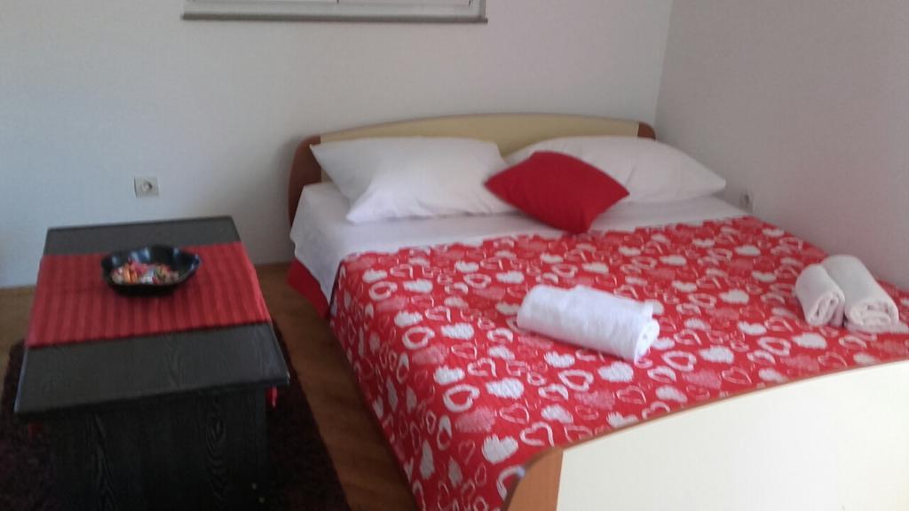אומיס Apartment Max מראה חיצוני תמונה