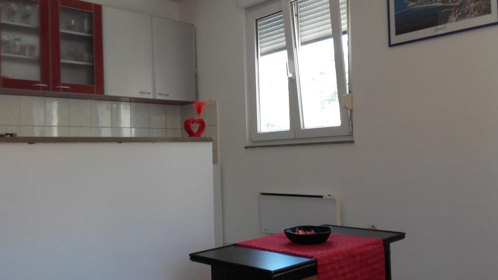 אומיס Apartment Max מראה חיצוני תמונה