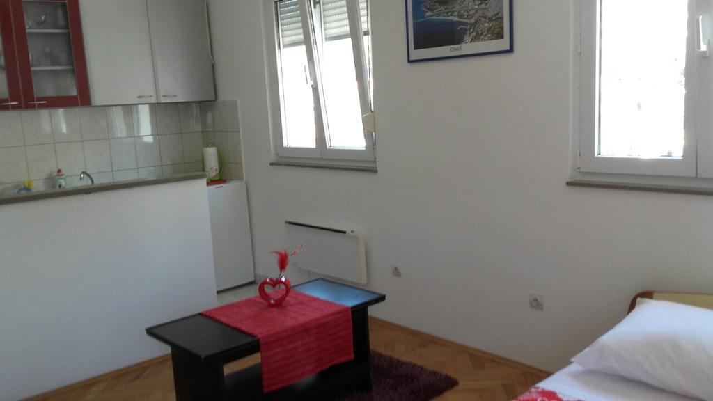 אומיס Apartment Max מראה חיצוני תמונה